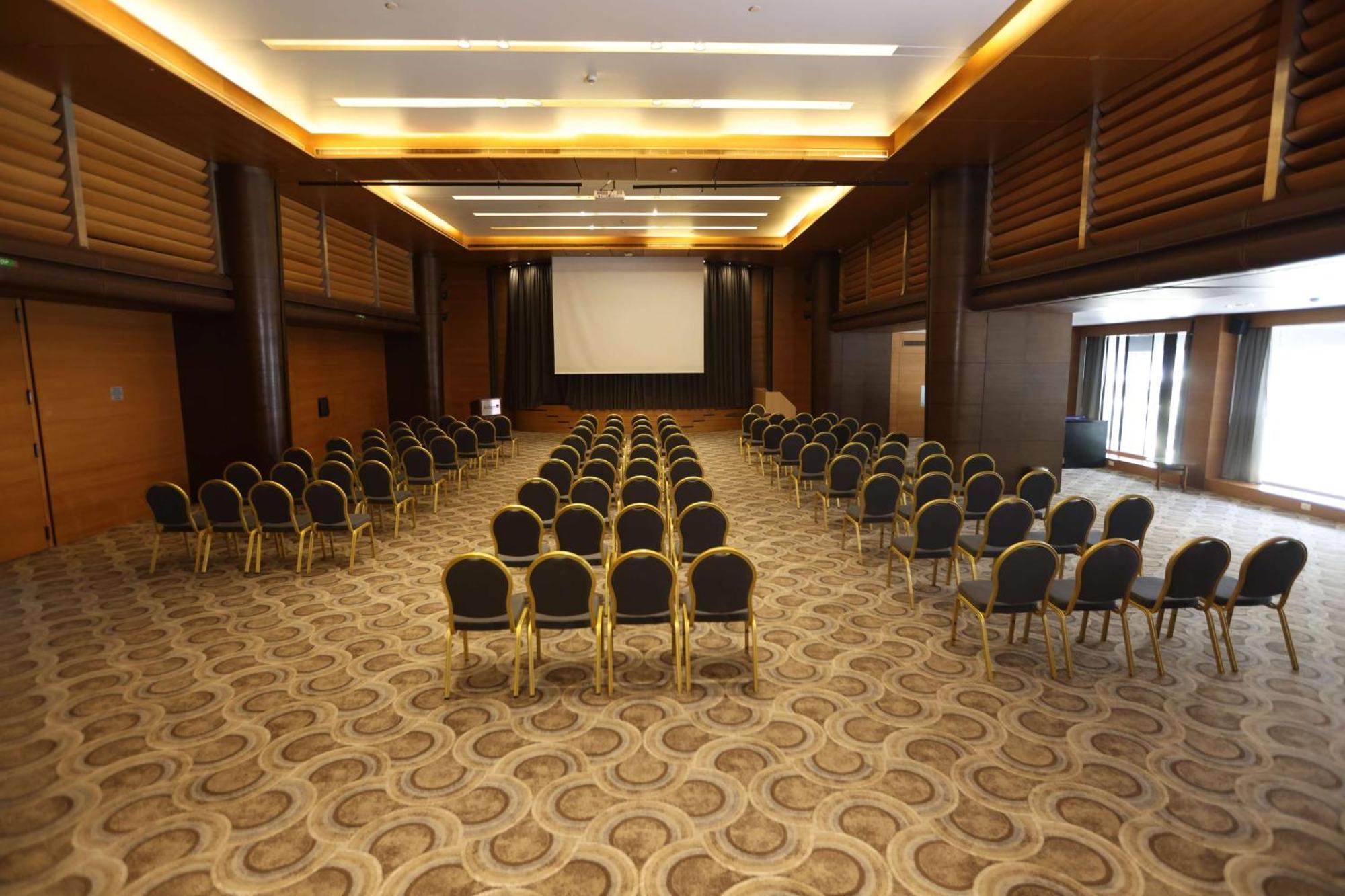 Radisson Blu Hotel, Beirut Verdun Dış mekan fotoğraf The Grand Ballroom