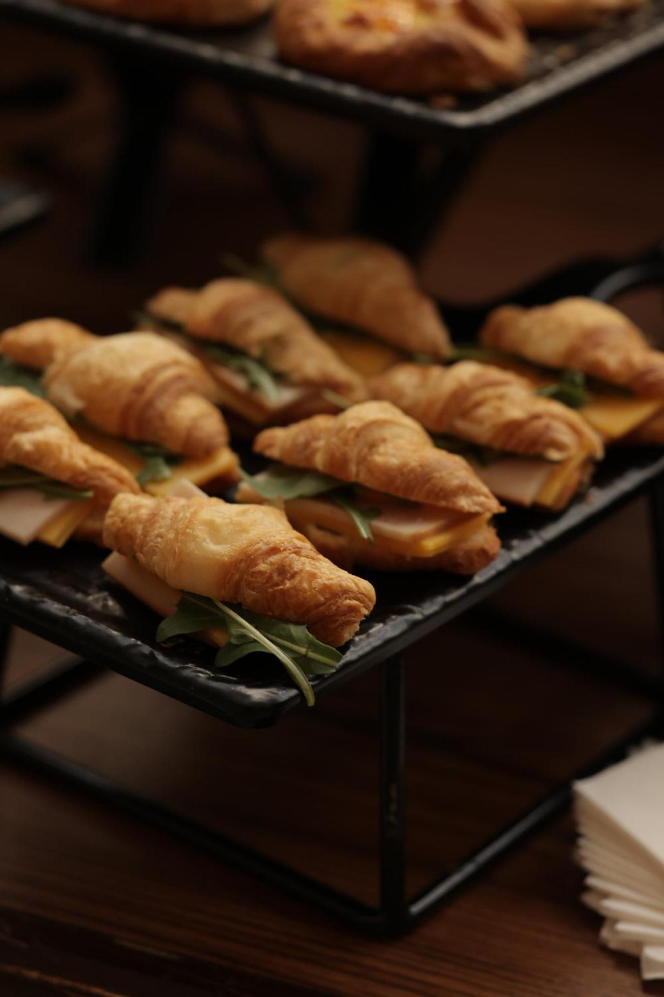 Radisson Blu Hotel, Beirut Verdun Dış mekan fotoğraf Croissants with ham and cheese